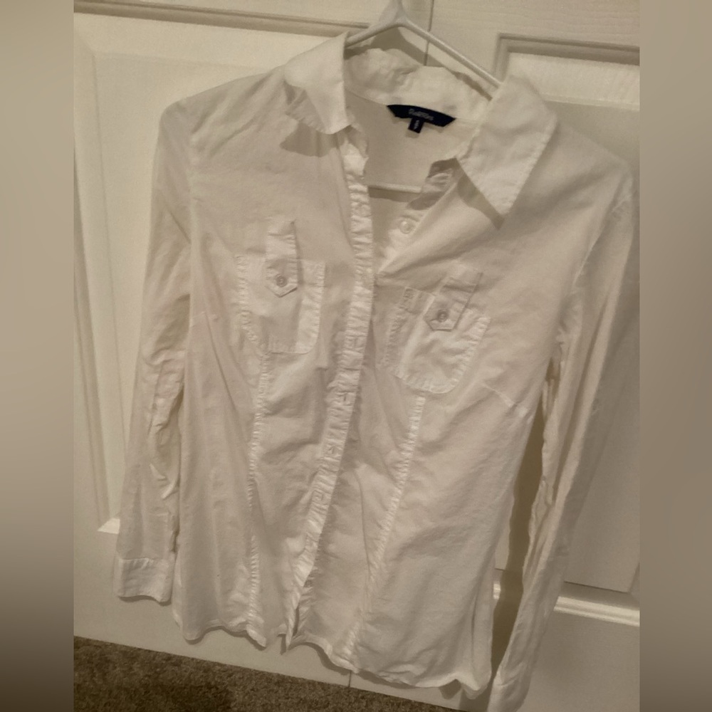 Reitmans size small white shirt.